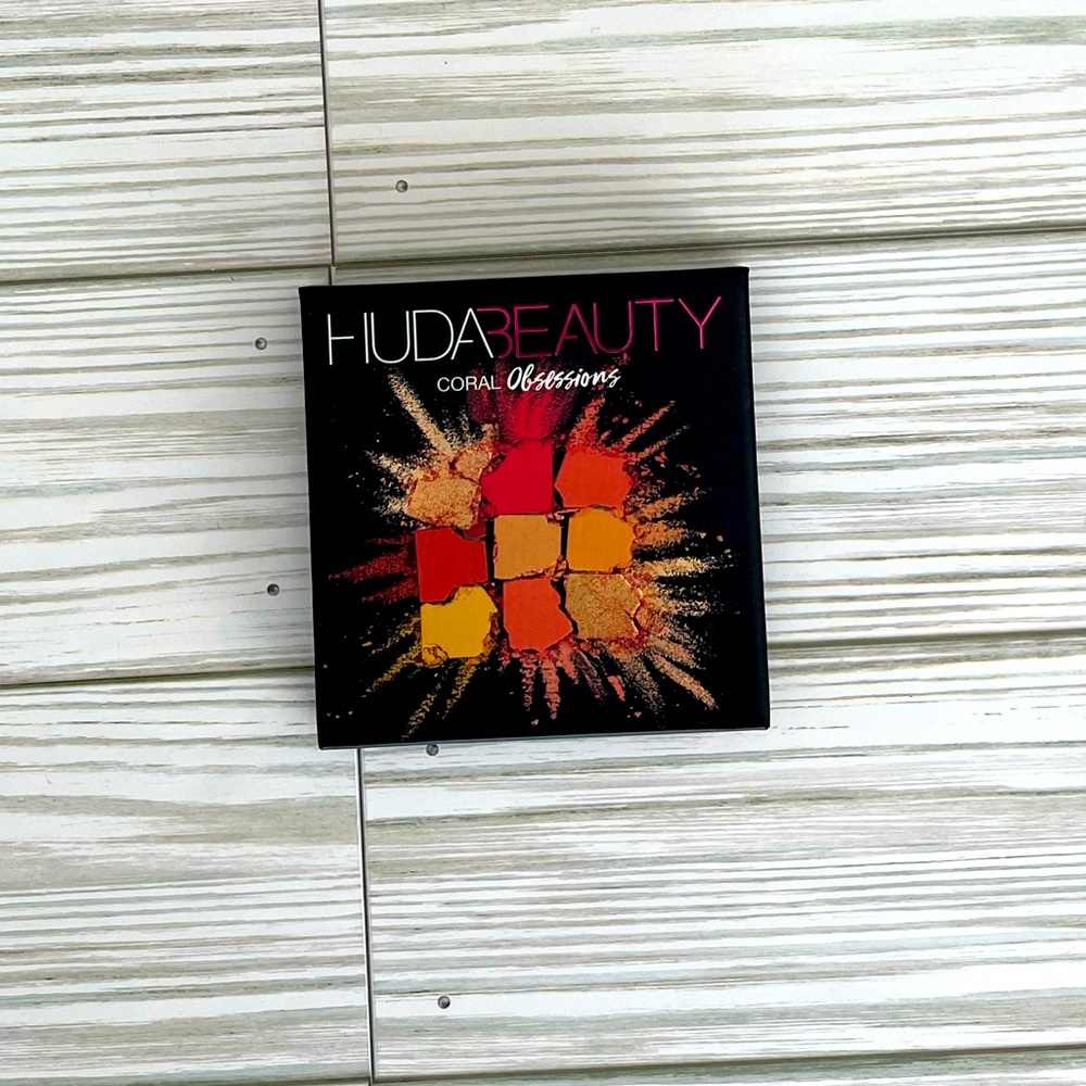 Huda Beauty Coral Obsessions Eyeshadow Palette